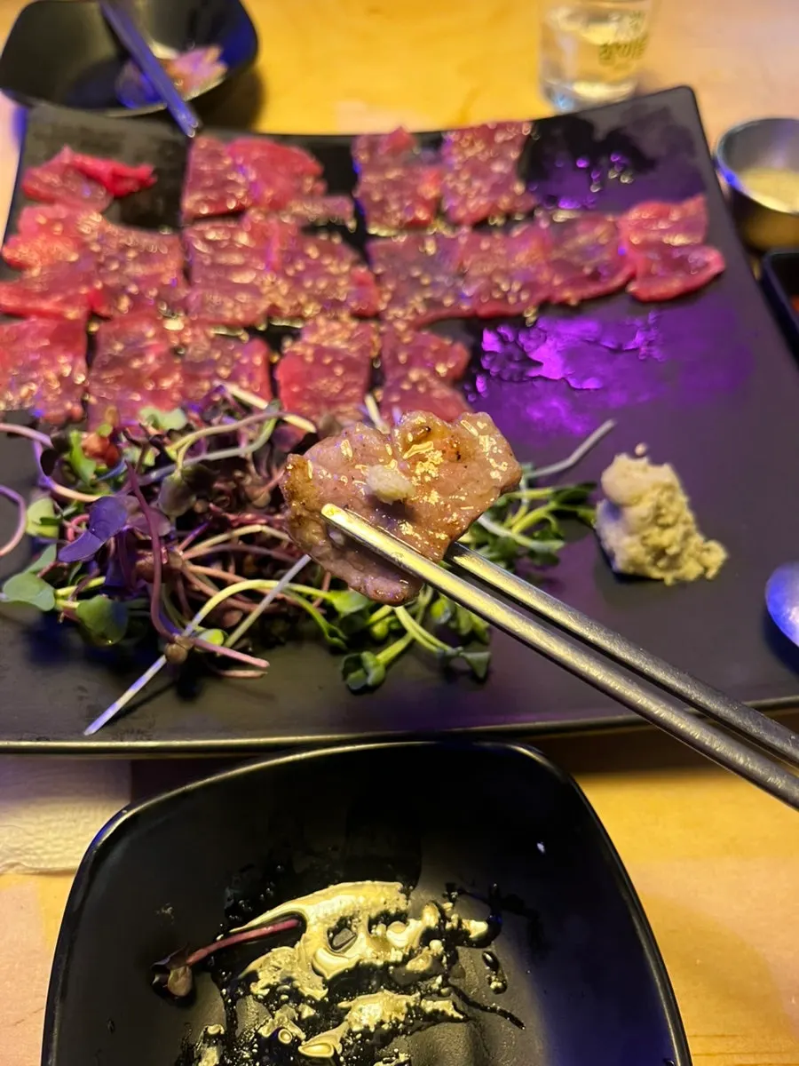 얇게 썰려 금방 익는 부채살 고기