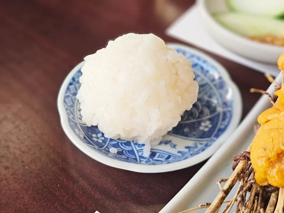 Table setting with a daytime drinking atmosphere at Yukhoedam