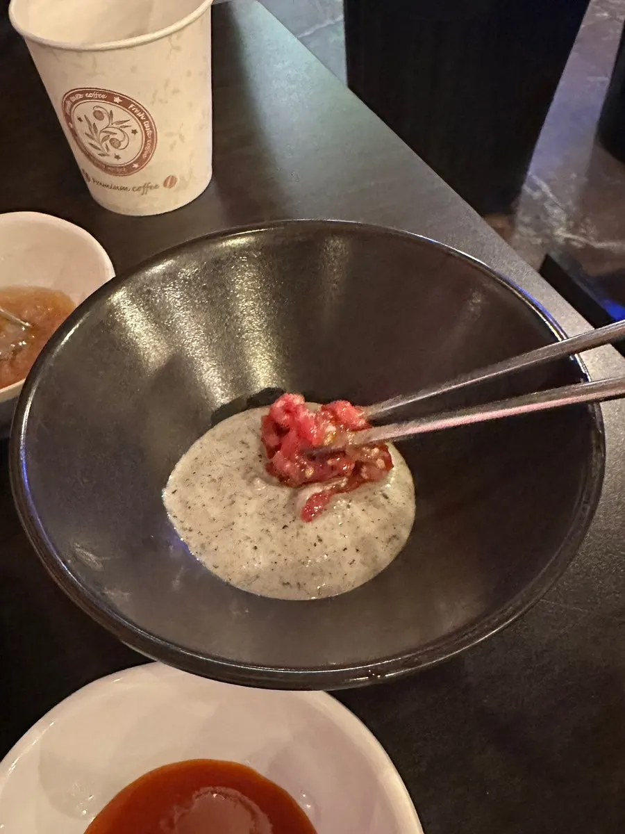 기름장에 찍어 먹는 산낙지