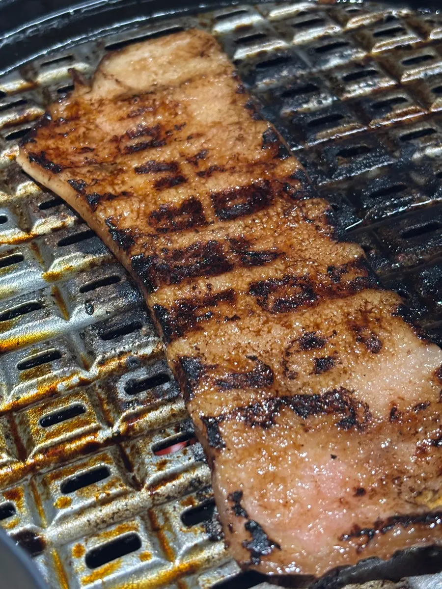 Self-grilling Yukjjip's handmade pork skin