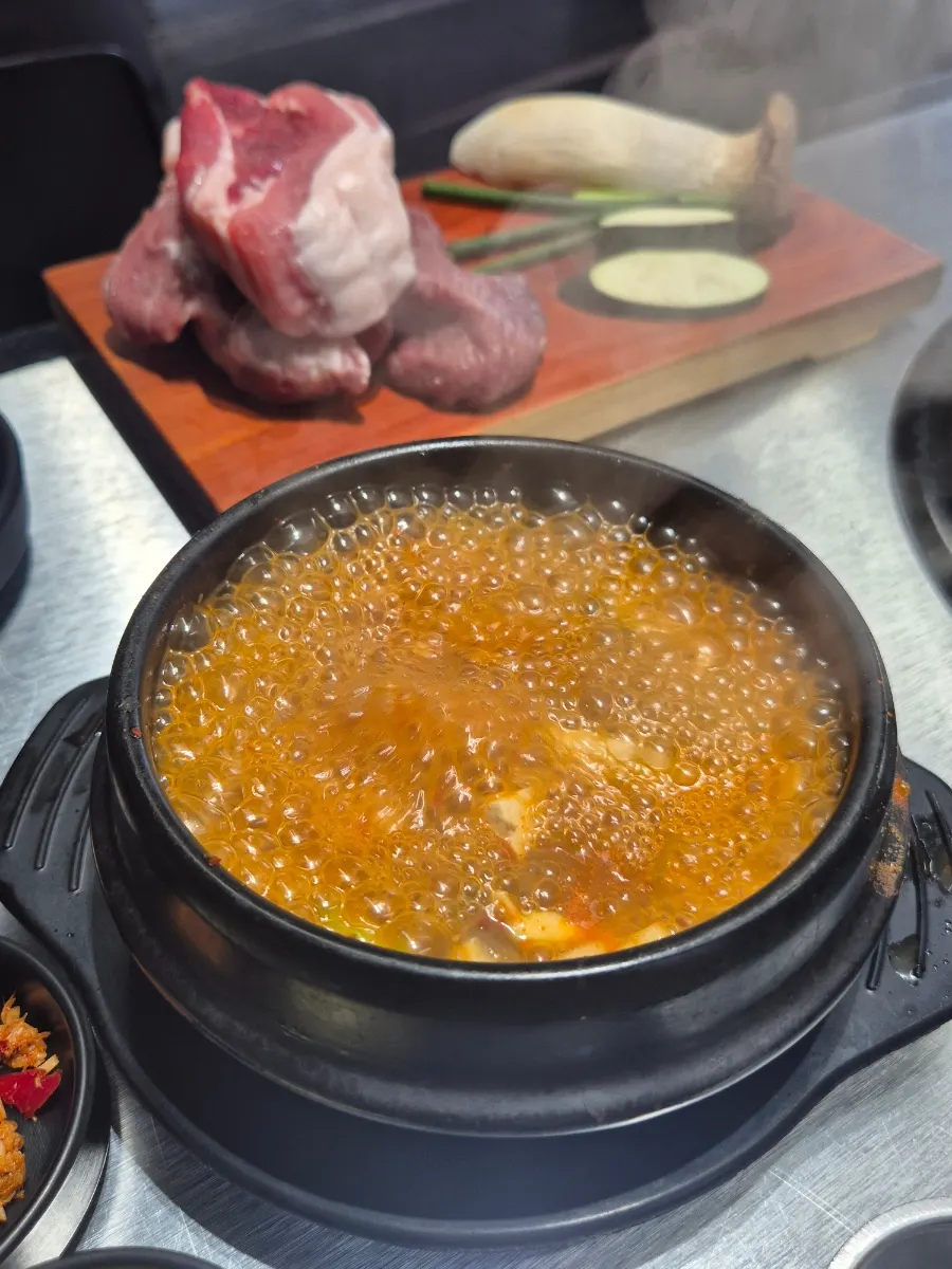 비벼낸 열무비빔밥 한 그릇