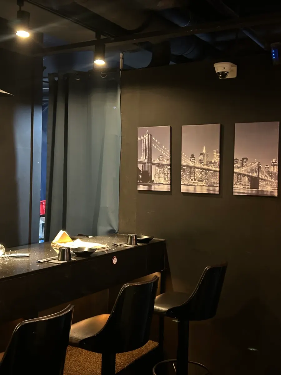 Bahagian dalam Yuklab Gangnam dengan lampu lembut
