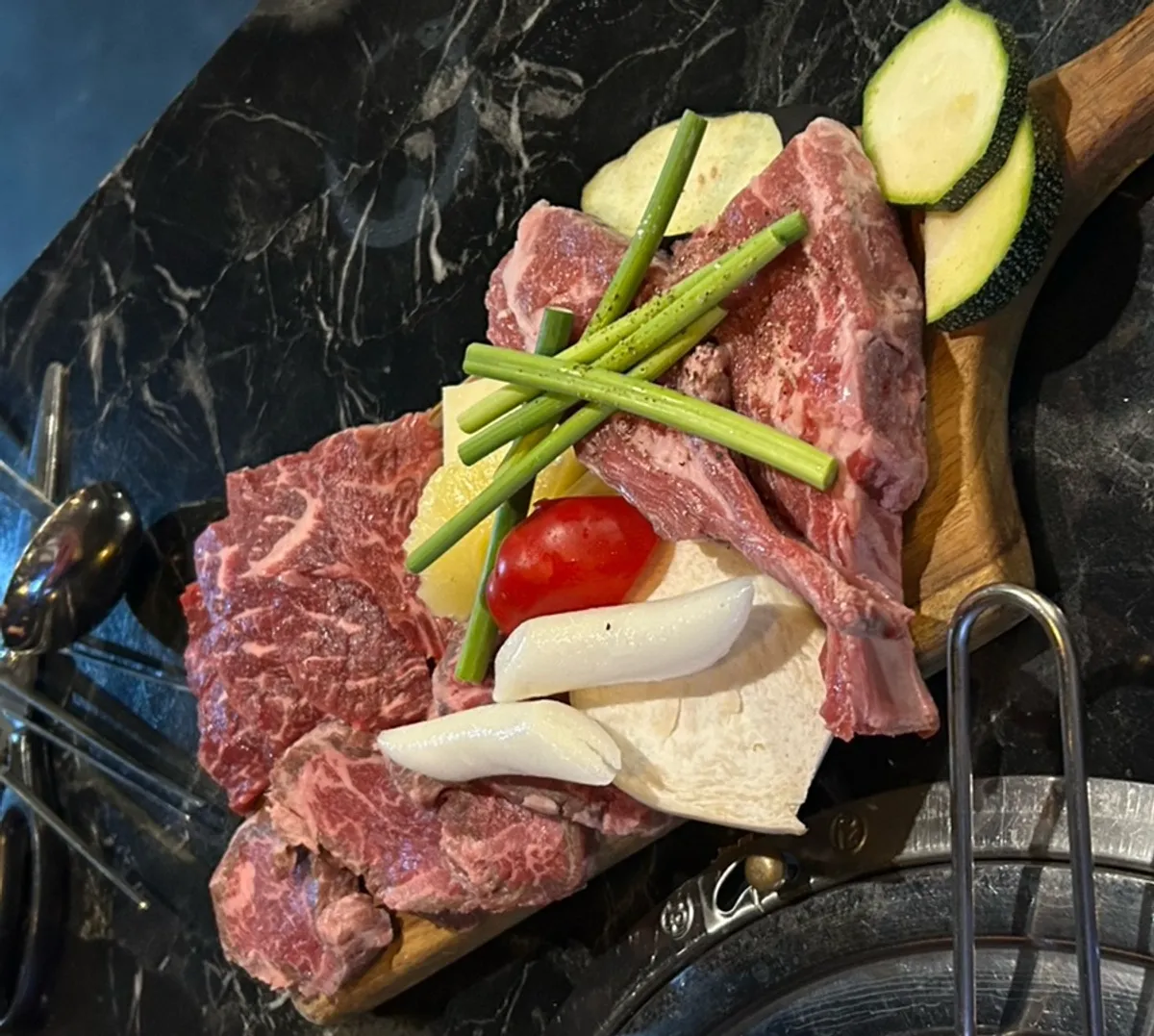 Set Yuklab untuk 2 orang dengan jingalbisal, tosisal dan iga kambing