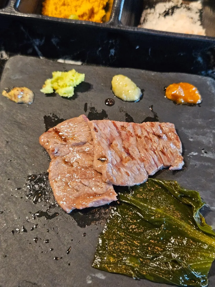 금방 익어가는 진갈비살 구이