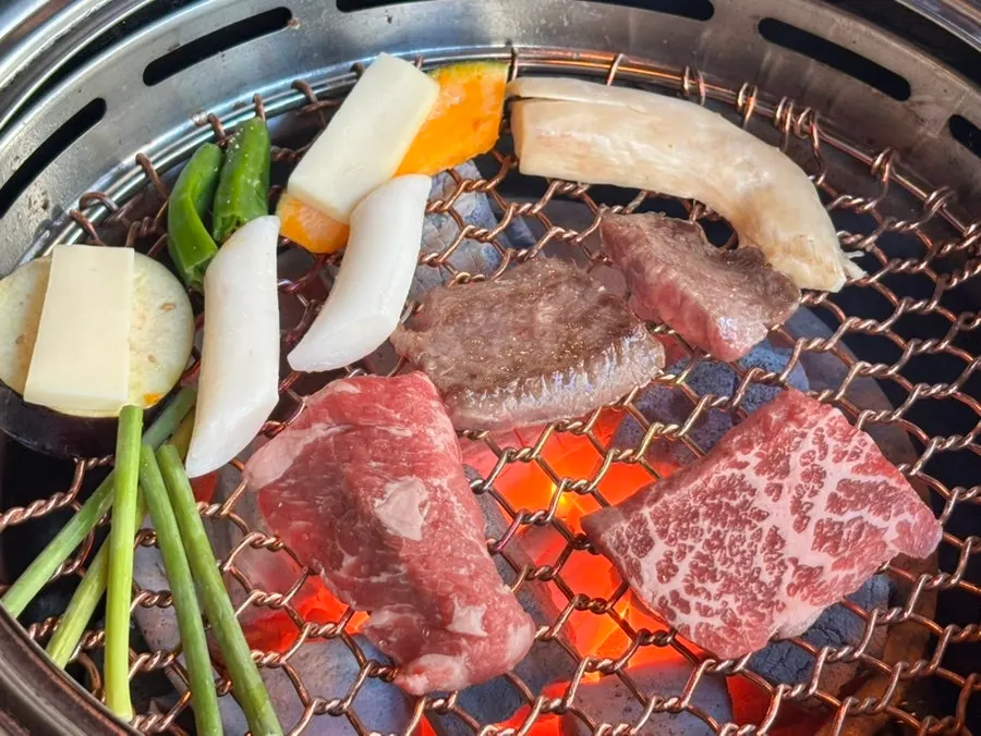 Jingalbisal grilling on the hot plate