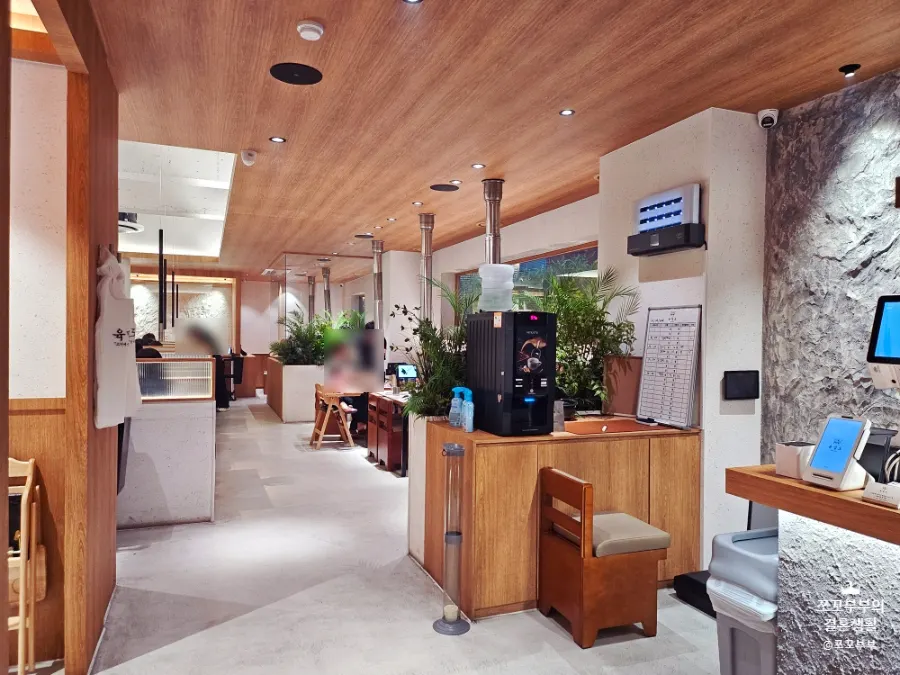 Café-like clean interior of the BBQ restaurant