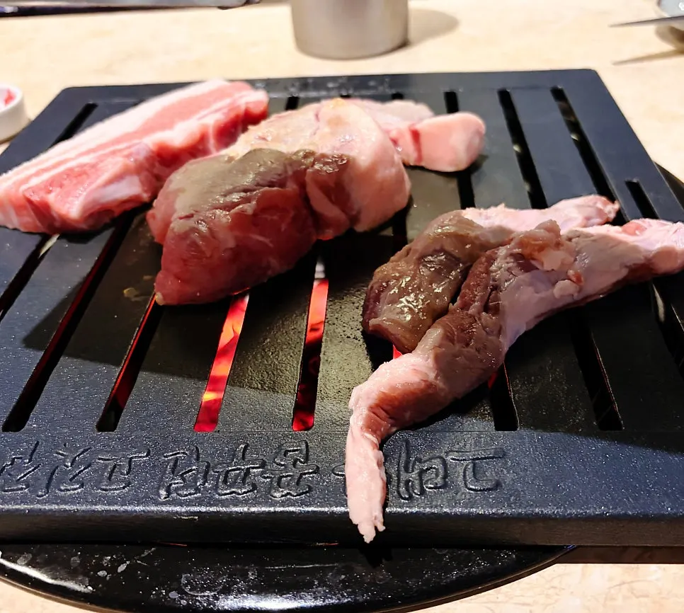 550g Korean pork combo with knife-cut pork belly, whole pork neck, and pork skirt
