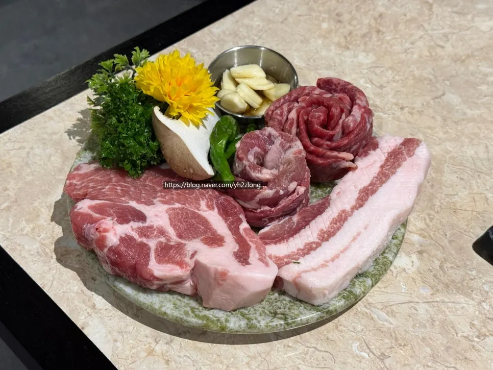 Table setup of the Korean pork sampler ordered for two