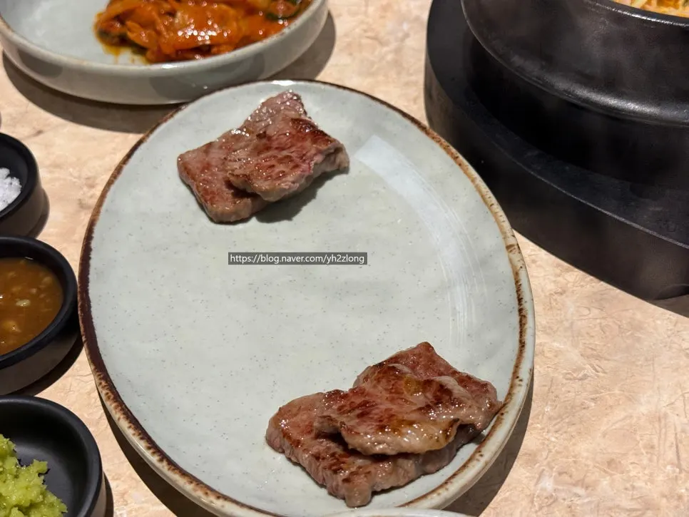 Thickly grilled whole skirt meat cut