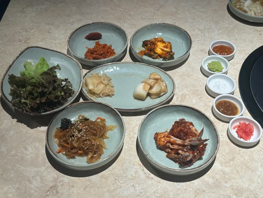 Basic side dishes served at Yukmong Bangi Direct Branch