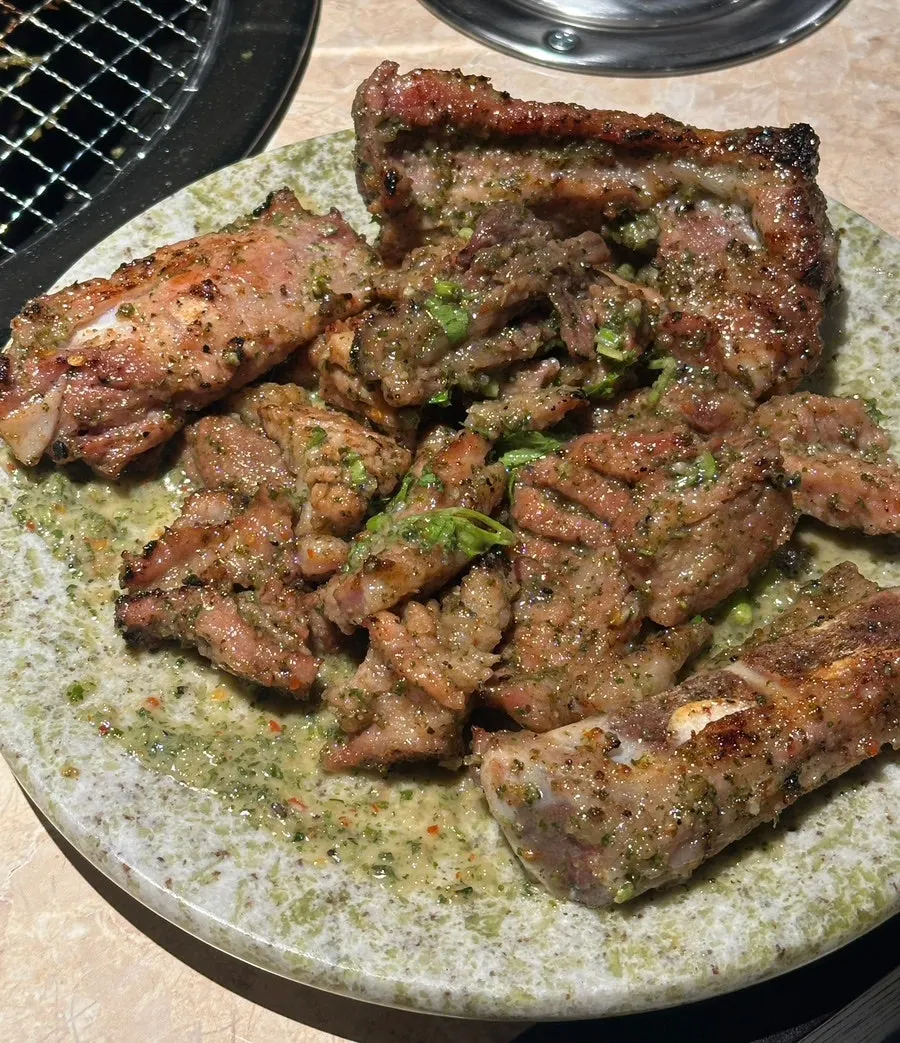 A fully grilled piece of Shrek Galbi