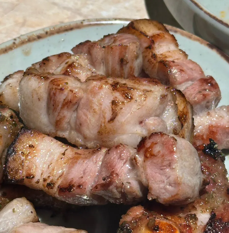 Golden brown grilled rib-belly pork