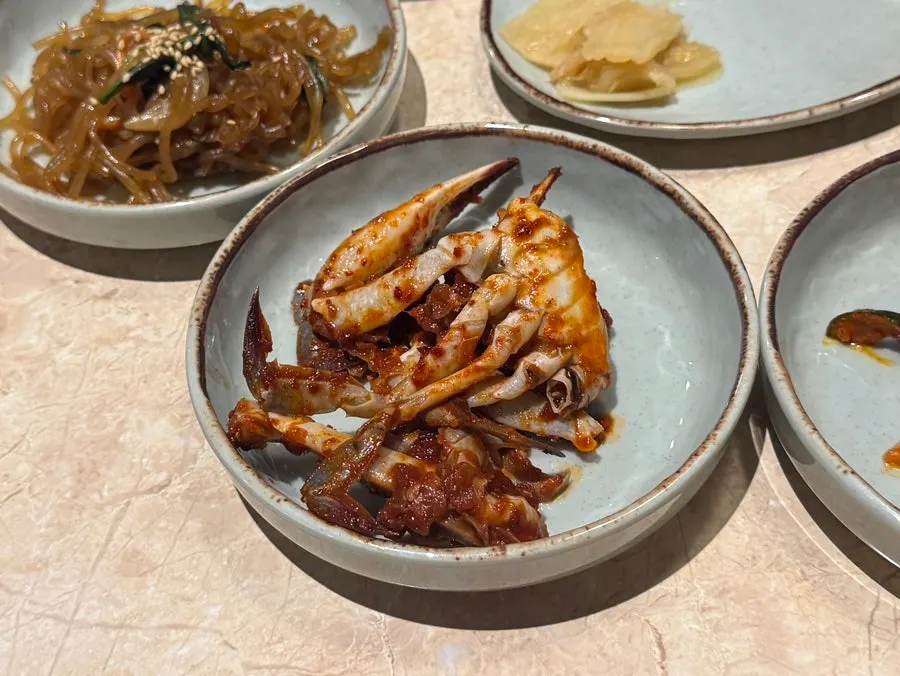 미리 세팅된 육몽 기본 찬 한 상