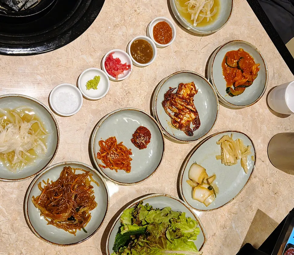 육몽 방이직영점 기본반찬 한 상 차림