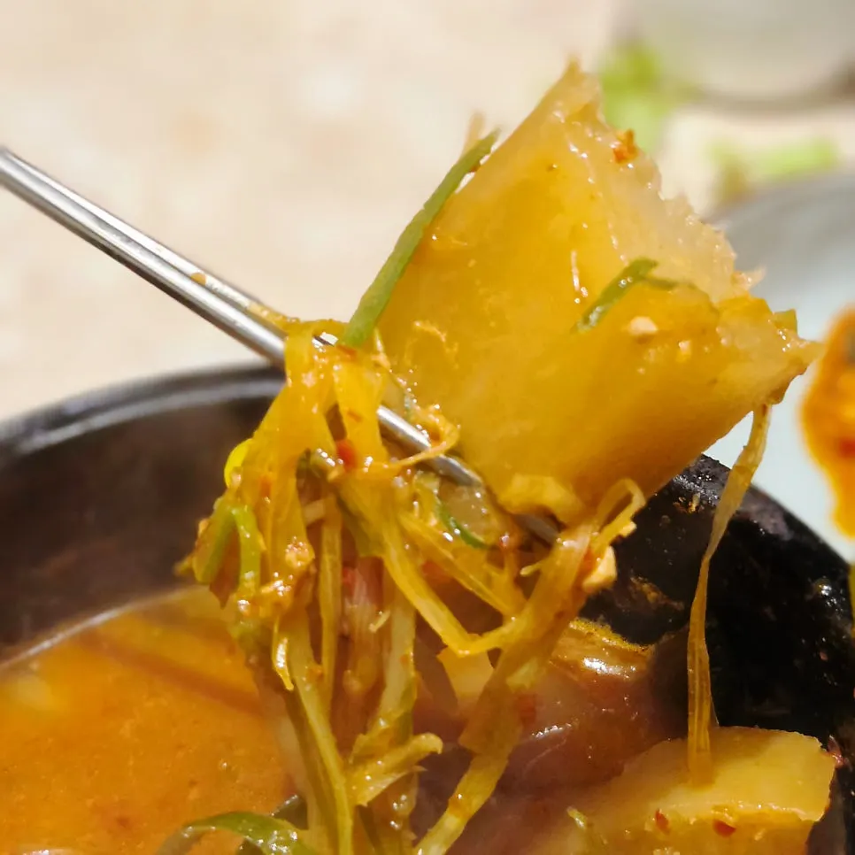 뚝배기에 끓여 나온 육몽일품된장찌개