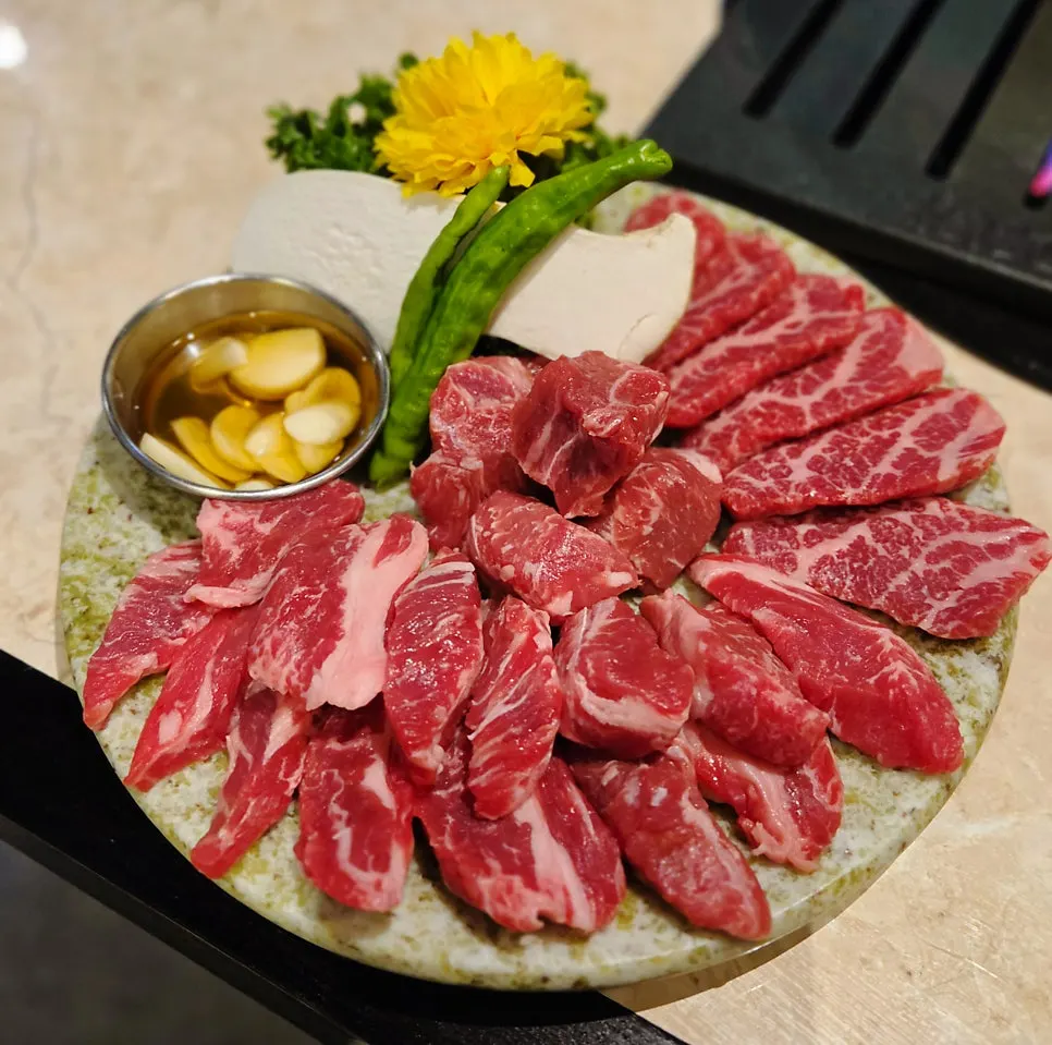 설화 1% 꽃갈비 세트 한우 3부위 플레이팅