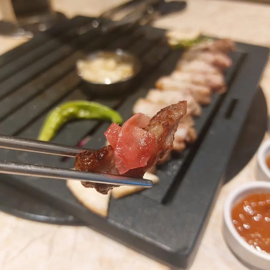 Grilled whole hanger meat