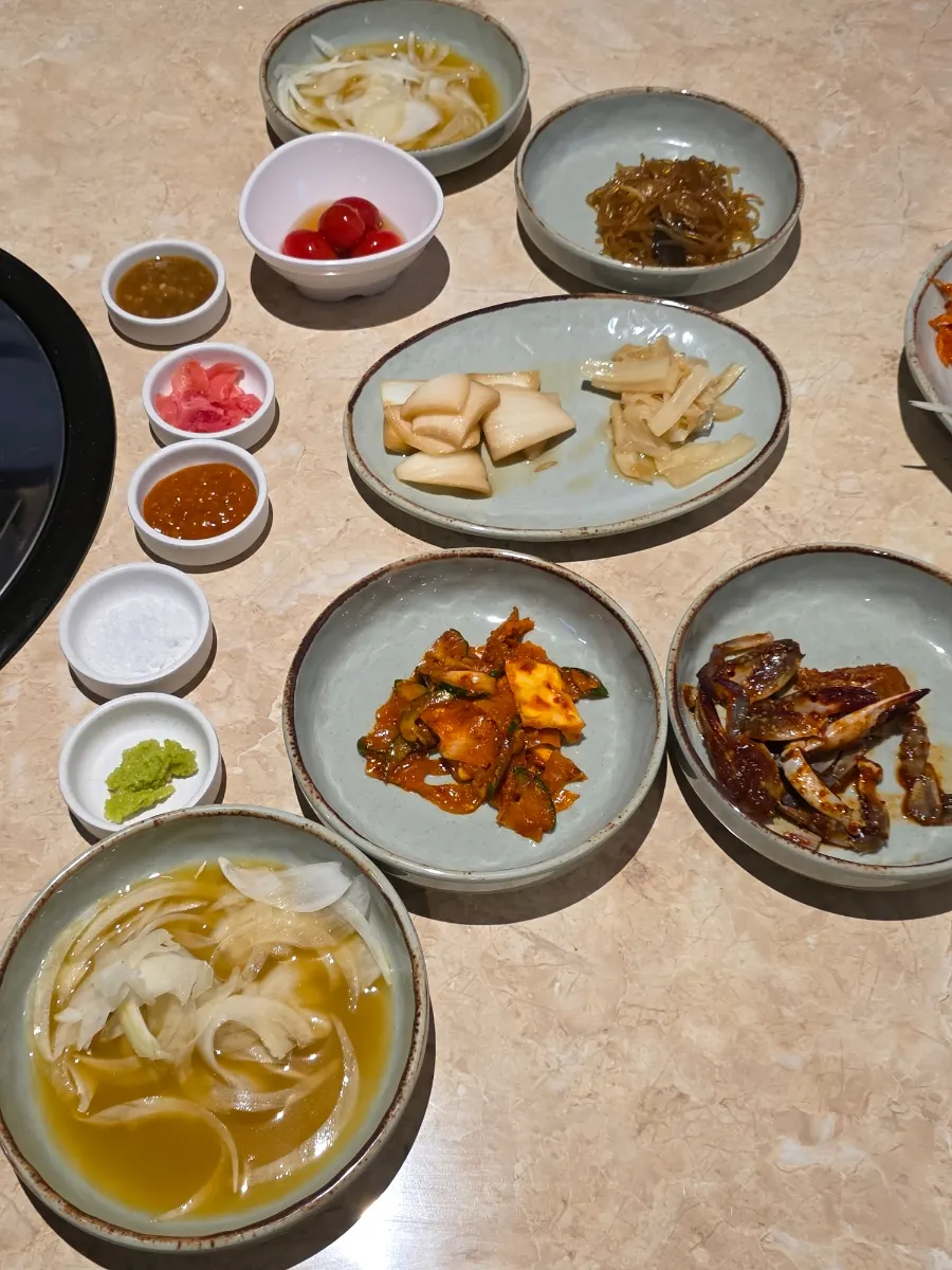 육몽 방이직영점 밑반찬 상차림