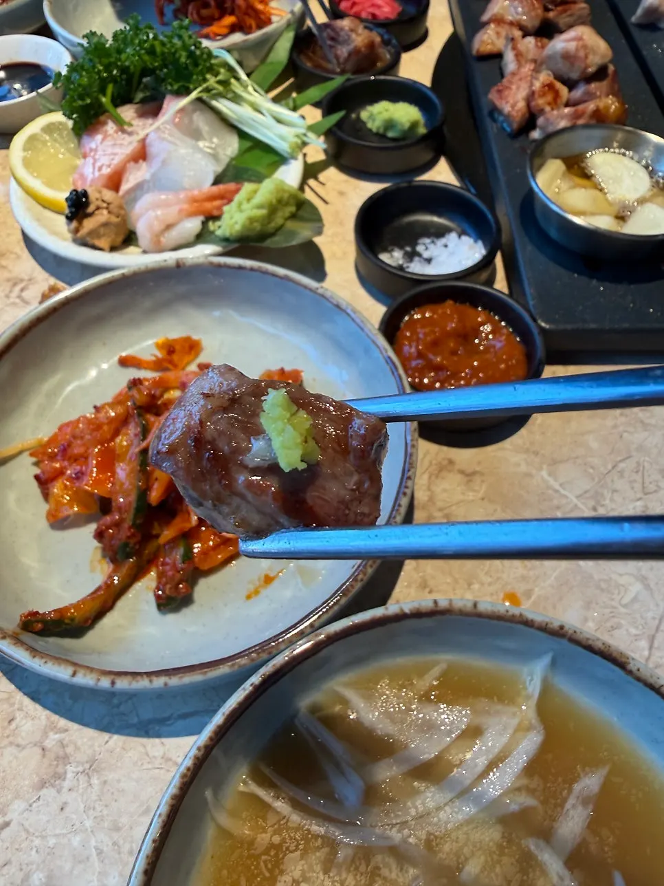 불판에서 구워지는 한돈 세 부위
