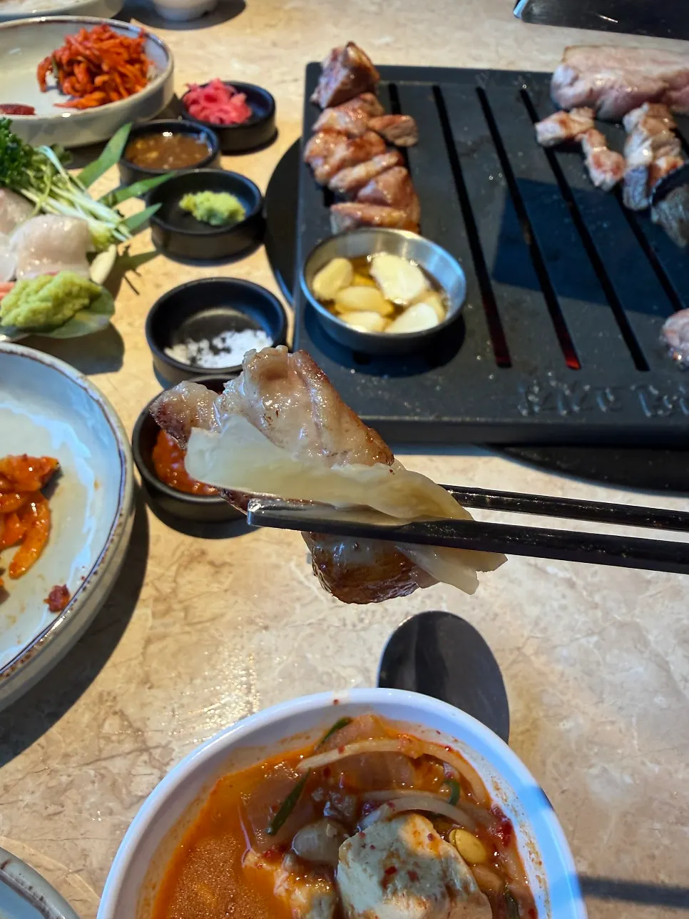 말돈소금에 찍은 첫 점 고기