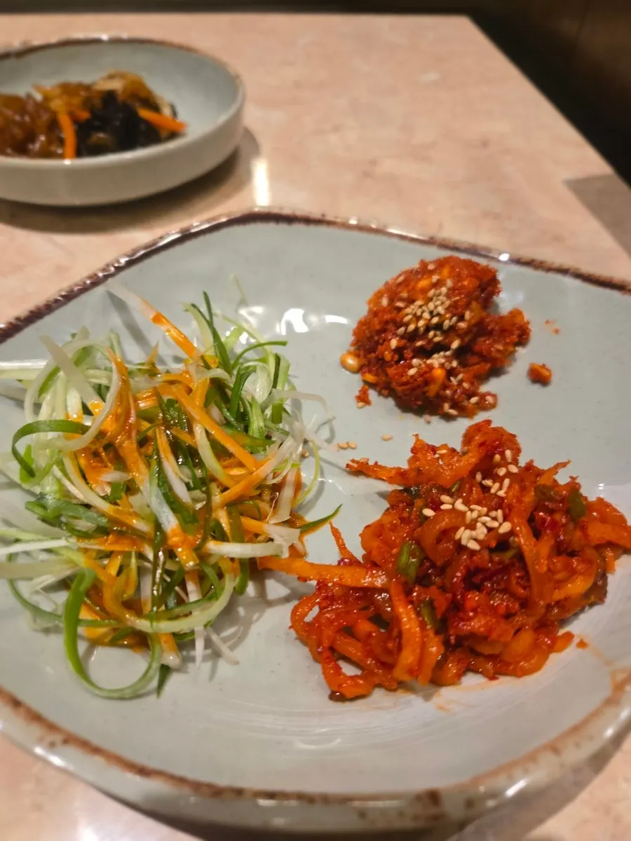 Neatly arranged basic side dishes
