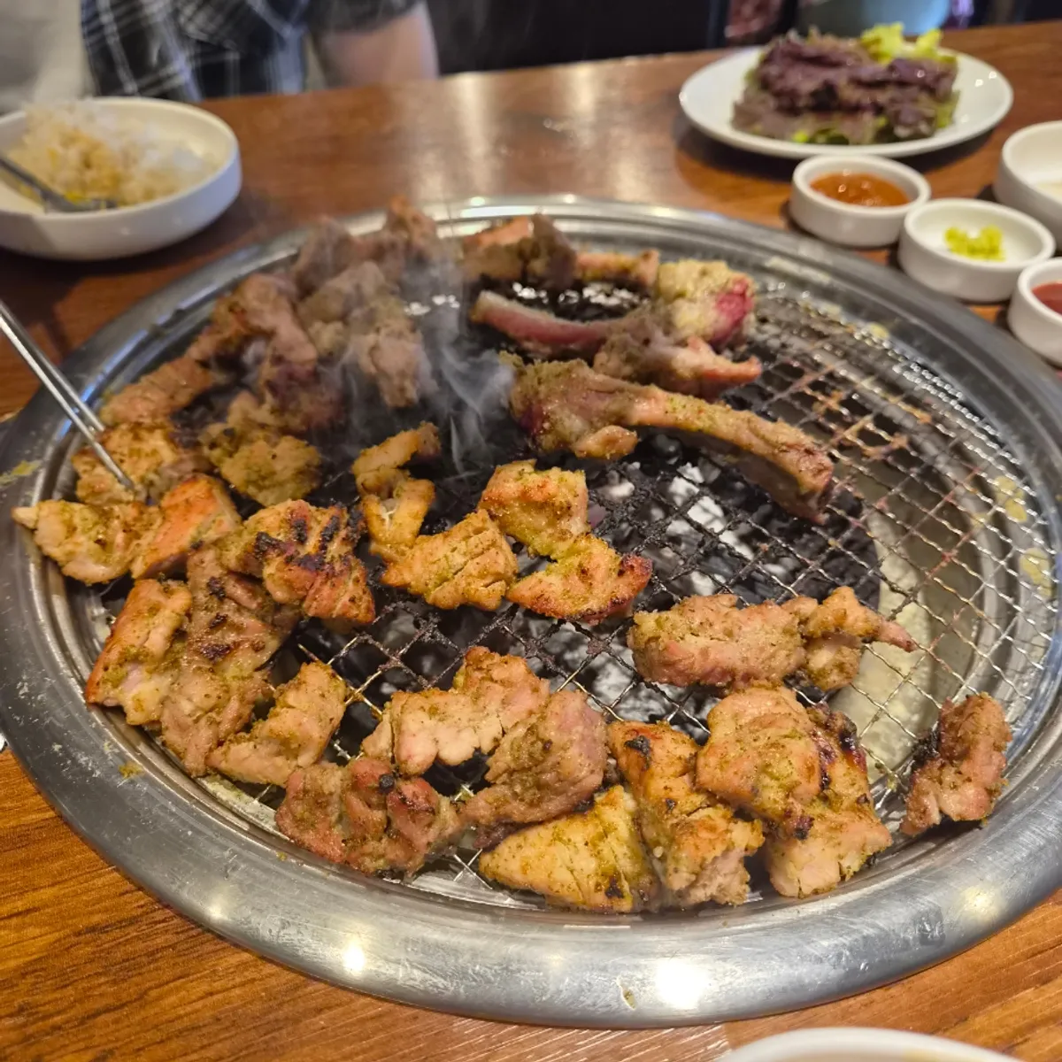 육몽 용산직영점 슈렉갈비 회식 상차림
