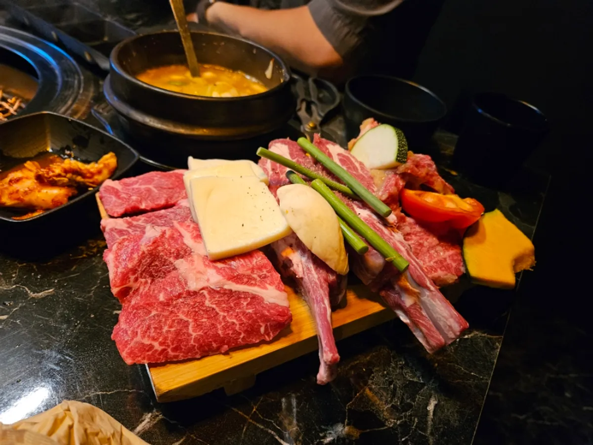 Galbi grilled golden brown on the grill