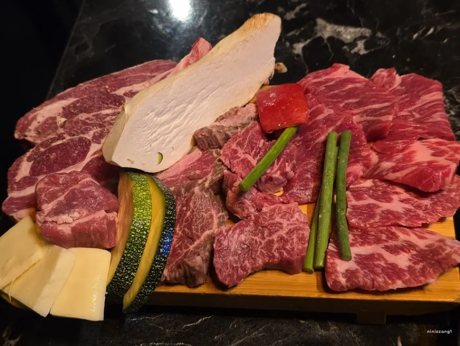 육랩세트 진갈비살 토시살 양갈비 생고기 접시