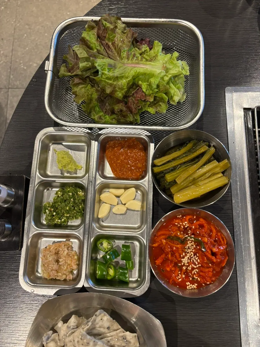 육성 기본 반찬 한 상