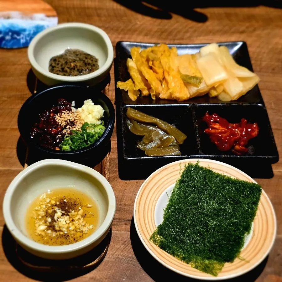 육술 기본반찬 테이블 세팅