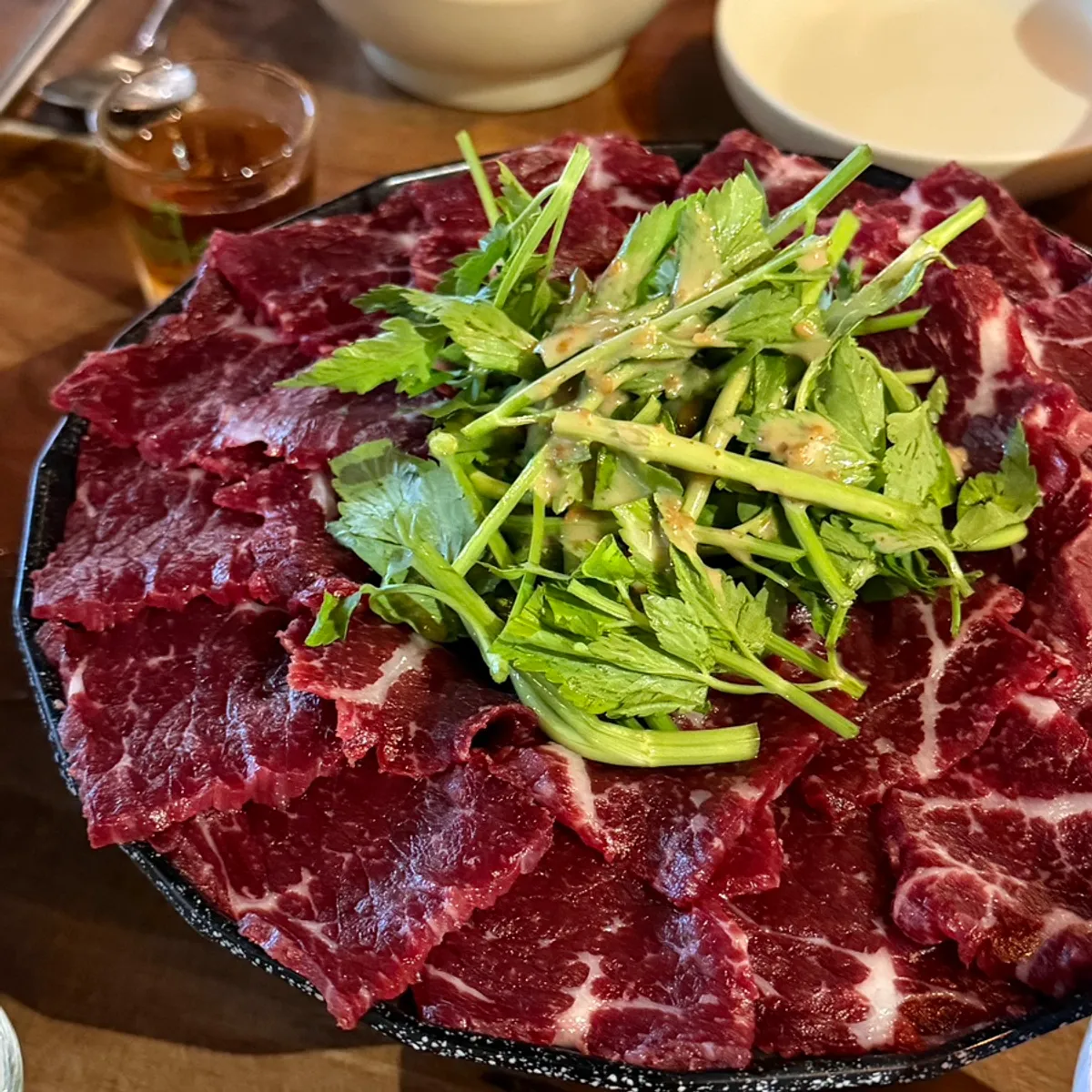 육술 한우 사시미 한 상 차림