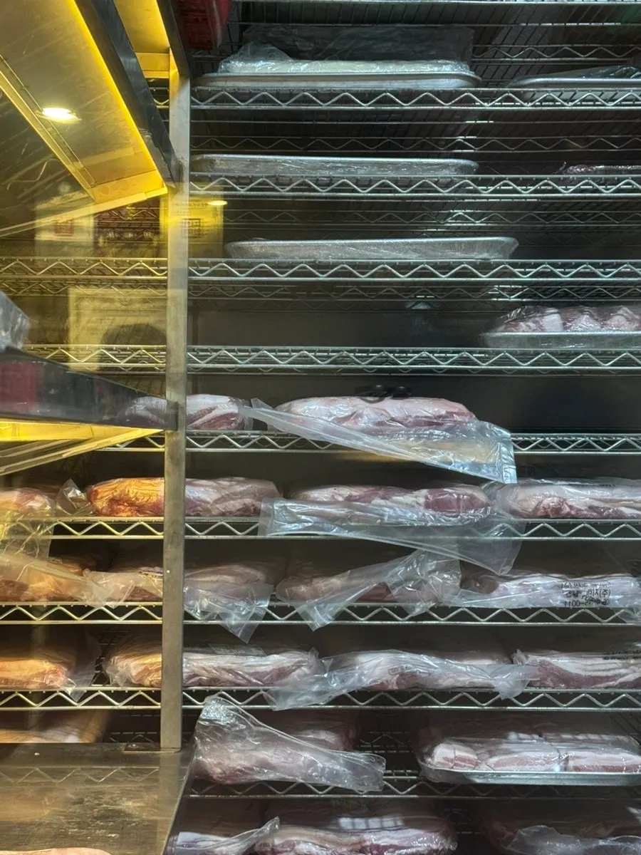 ユクトンリョン教大直営店の入口側にある熟成室
