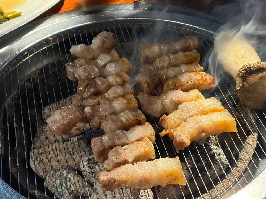 Crispy grilled yukgyeopsal at Yuk Tongryeong