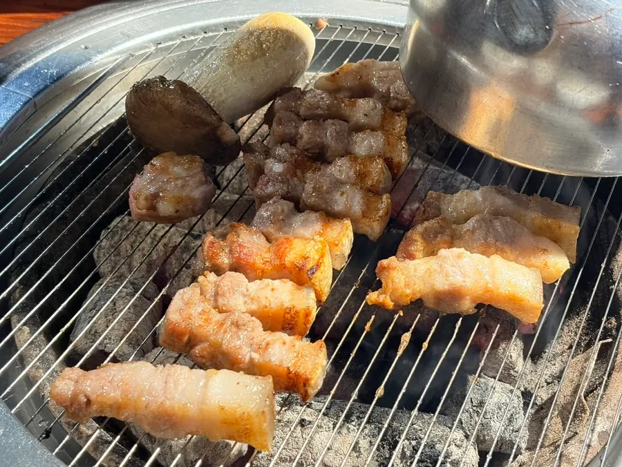 Yuk Tongryeong's yukgyeopsal wrapped in wild garlic leaves