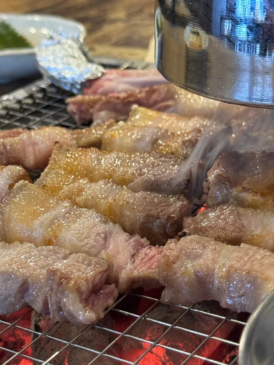 익어가는 흑돼지왕도끼뼈오겹살