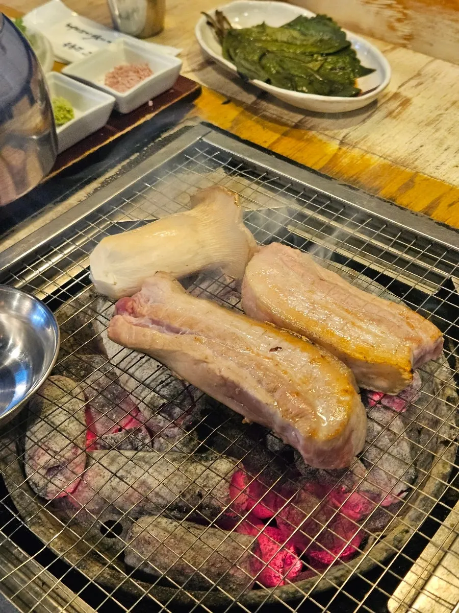 Thick yukgyeopsal grilling at Yuktongnyeong
