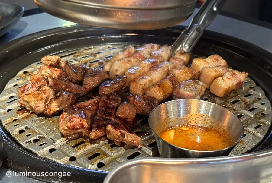 한입 크기로 잘린 삼겹살