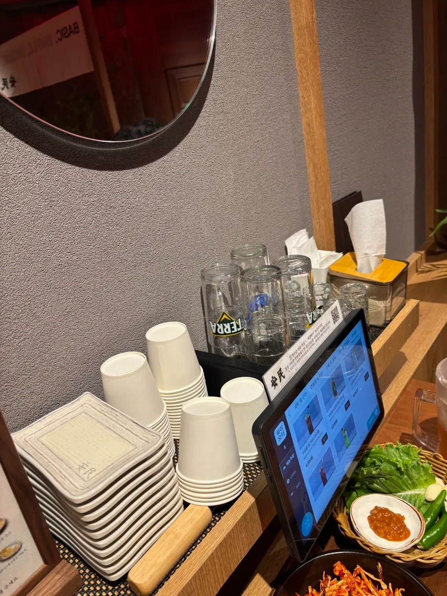분위기 있는 매장 내부