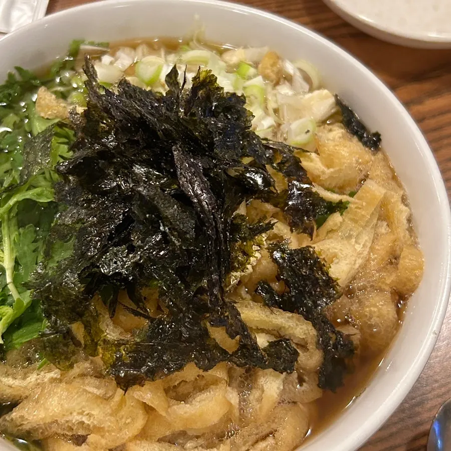 직접 뽑은 생면 각기우동