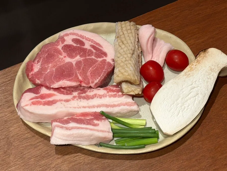 Whole pig half set with pork belly, pork neck, and herbal pork skin