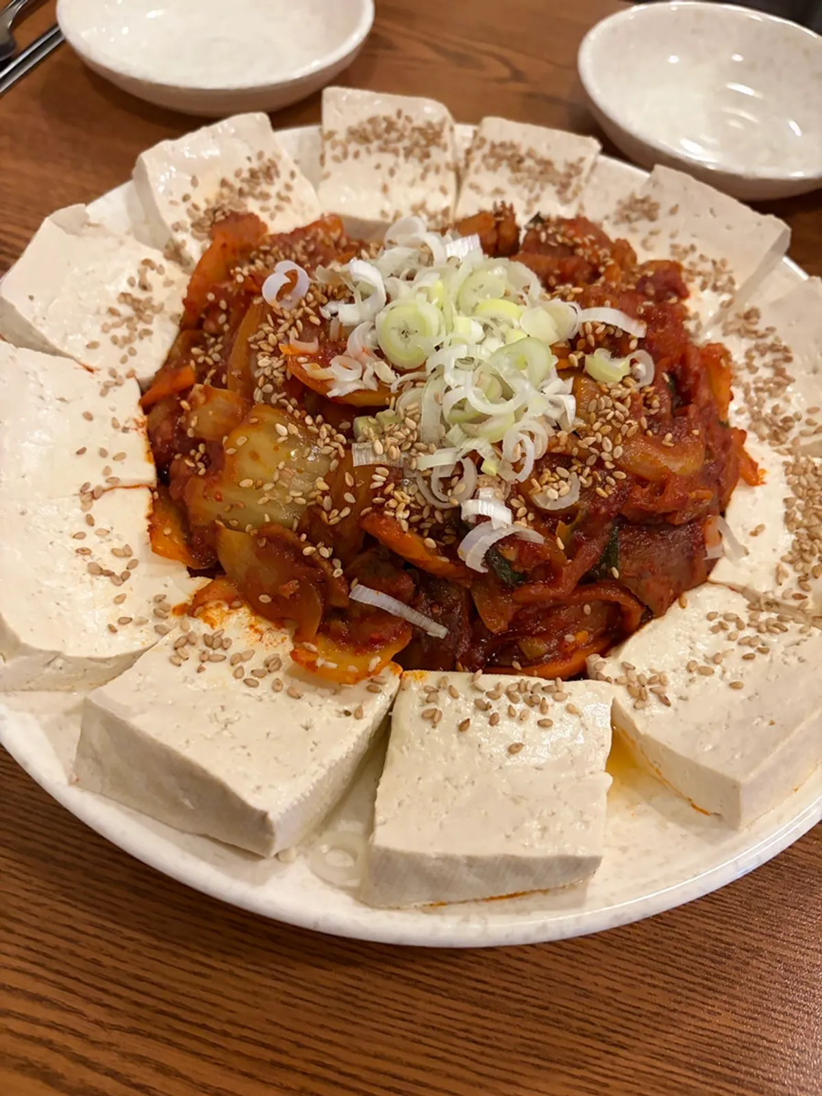 Order of tofu kimchi and makgeolli
