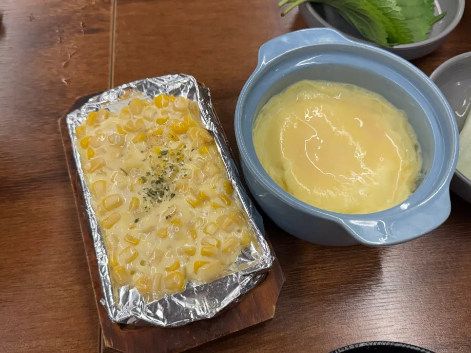 등갈비찜과 함께 나온 계란찜 콘치즈