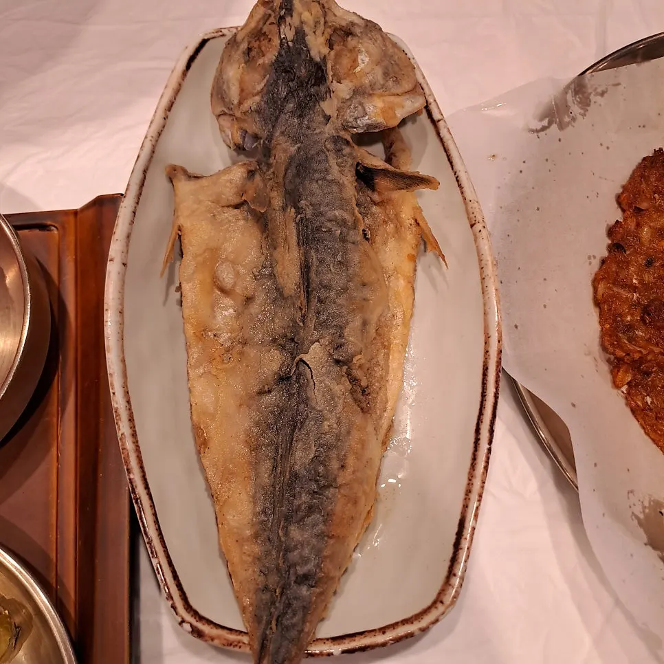 Grilled mackerel served as part of the set meal