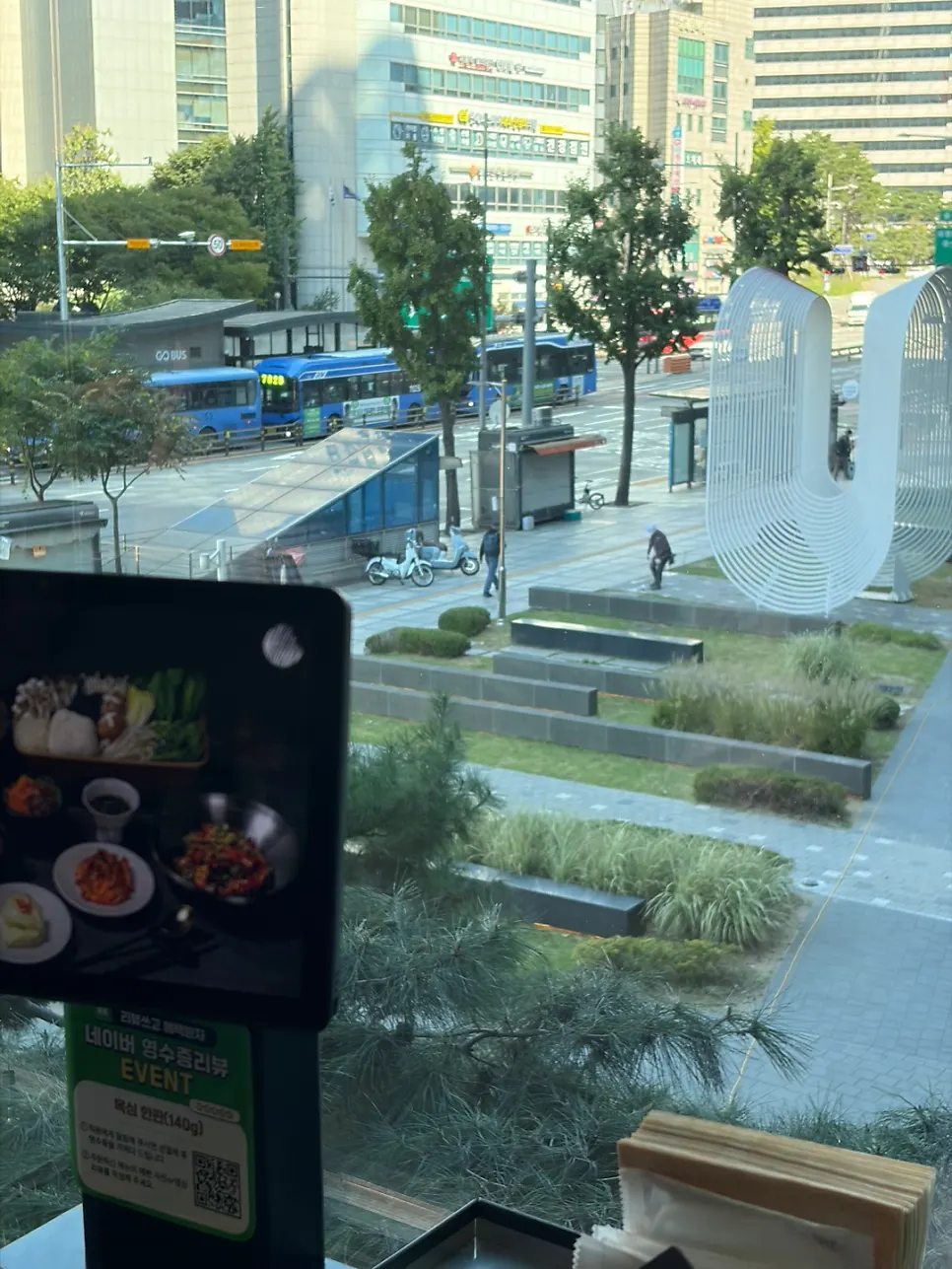 Calm and upscale atmosphere of the Yunseul dining hall