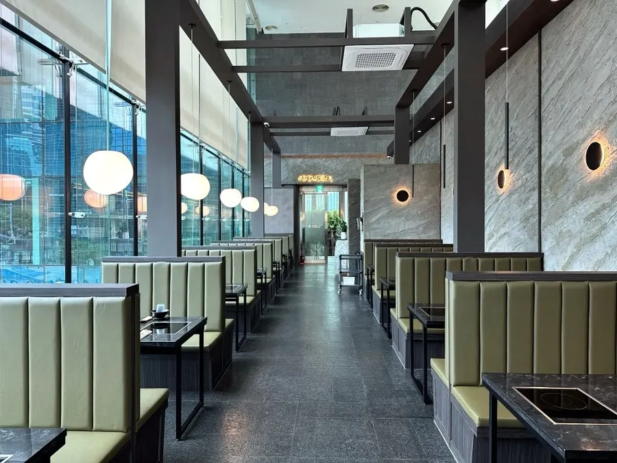 Yunseul's long, narrow interior seating