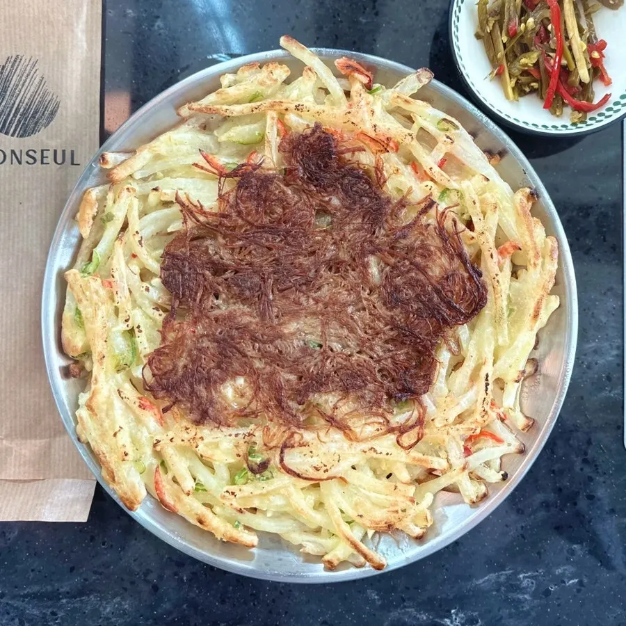 Yunseul table setting suited for family meals and gatherings