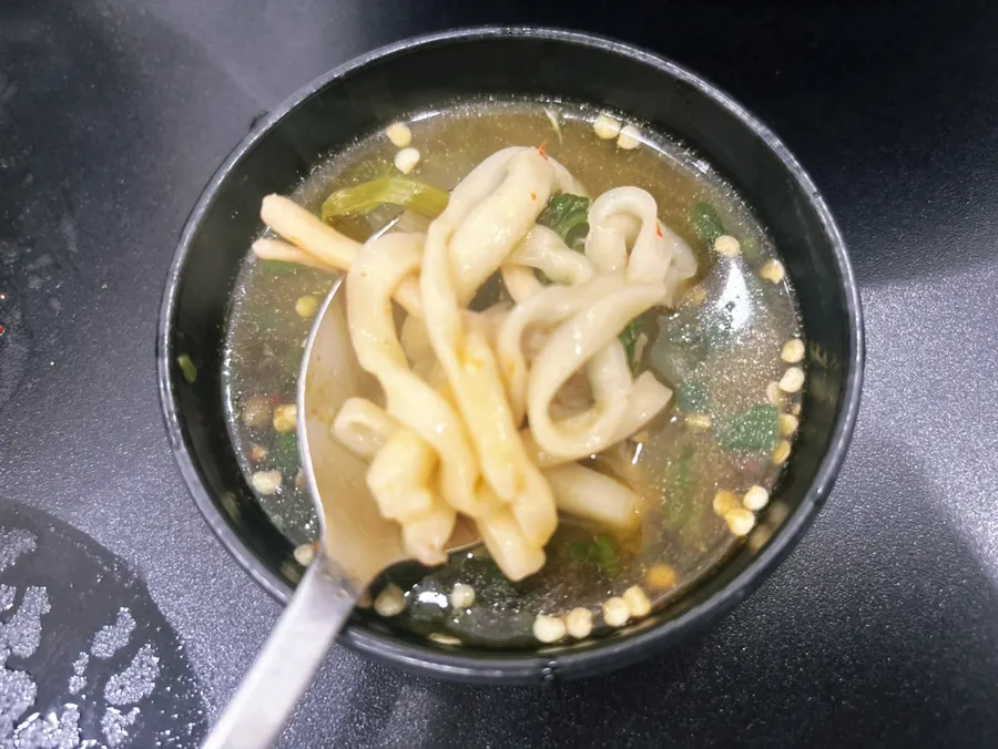 간장 소스에 찍어 먹는 칼국수 면
