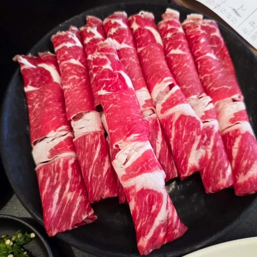 푹 고운 사골육수 냄비