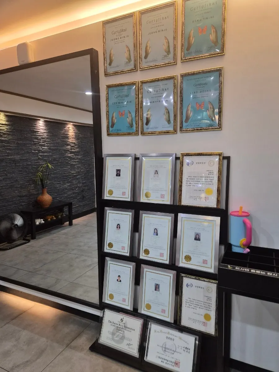 Seating inside Yun Ujae Gogidong Branch