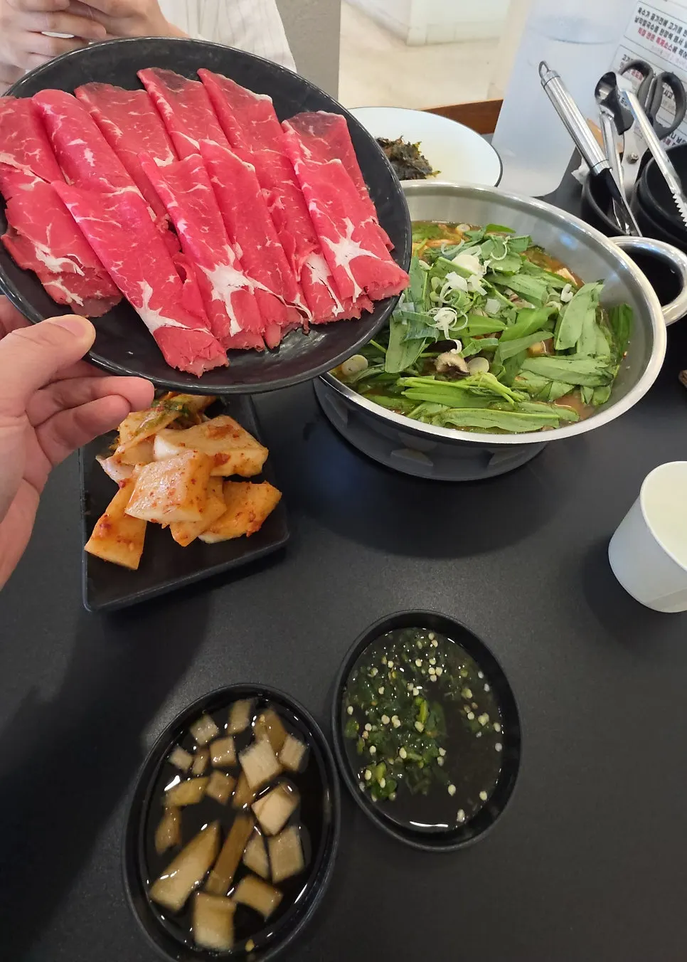 Visit photo of Yun Ujae Shabu Kalguksu Gogidong Branch in Dongcheon-dong, Suji, Yongin